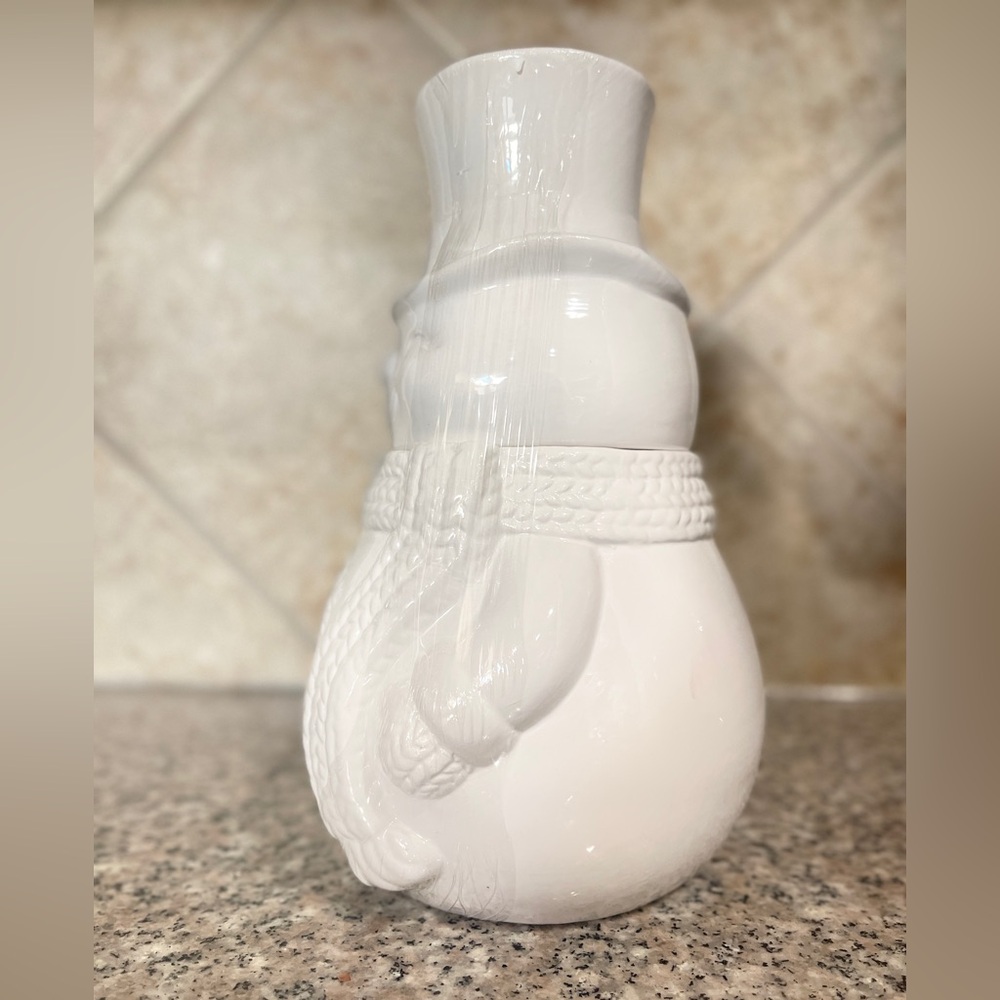 🆕 White Ceramic Snowman Jar with Scarf & Hat - Picture 3 of 5